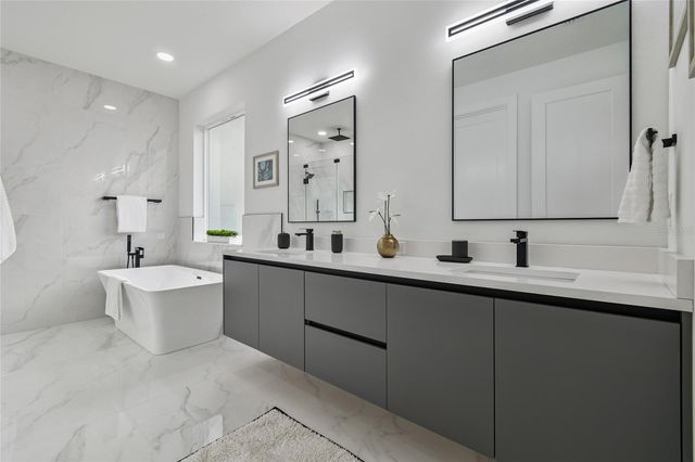 5406 N PERSHING PLACE, Tampa, FL 33603