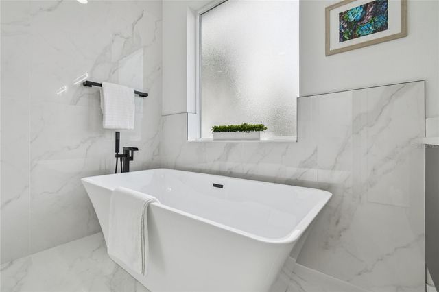 5406 N PERSHING PLACE, Tampa, FL 33603