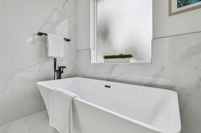 5406 N PERSHING PLACE, Tampa, FL 33603