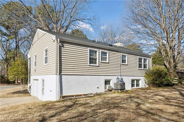 496 Windemere RD, Newport News, VA 23602