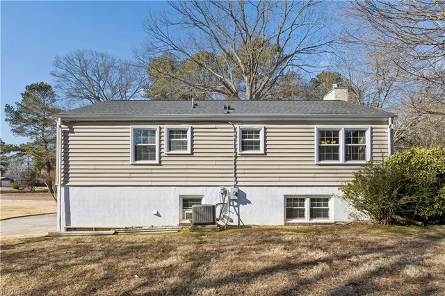 496 Windemere RD, Newport News, VA 23602