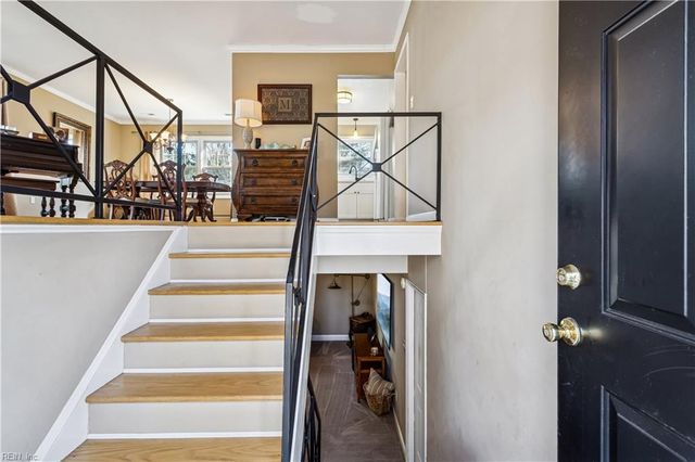 496 Windemere RD, Newport News, VA 23602