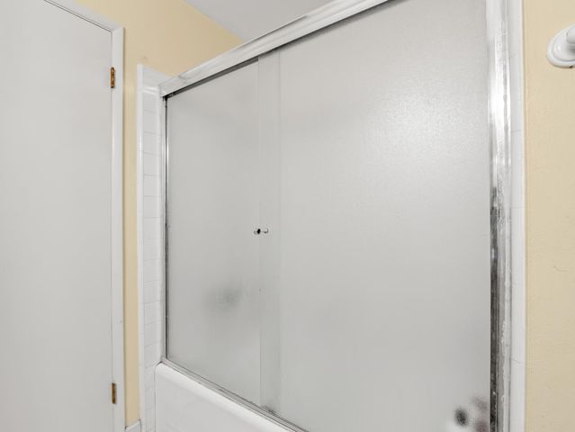 525 E Vartikian Avenue, Fresno, CA 93710
