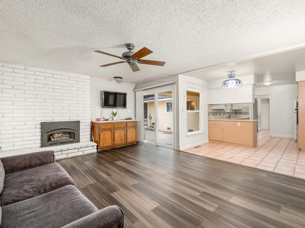 Image 13 of property listing at 525 E Vartikian Avenue, Fresno, CA 93710