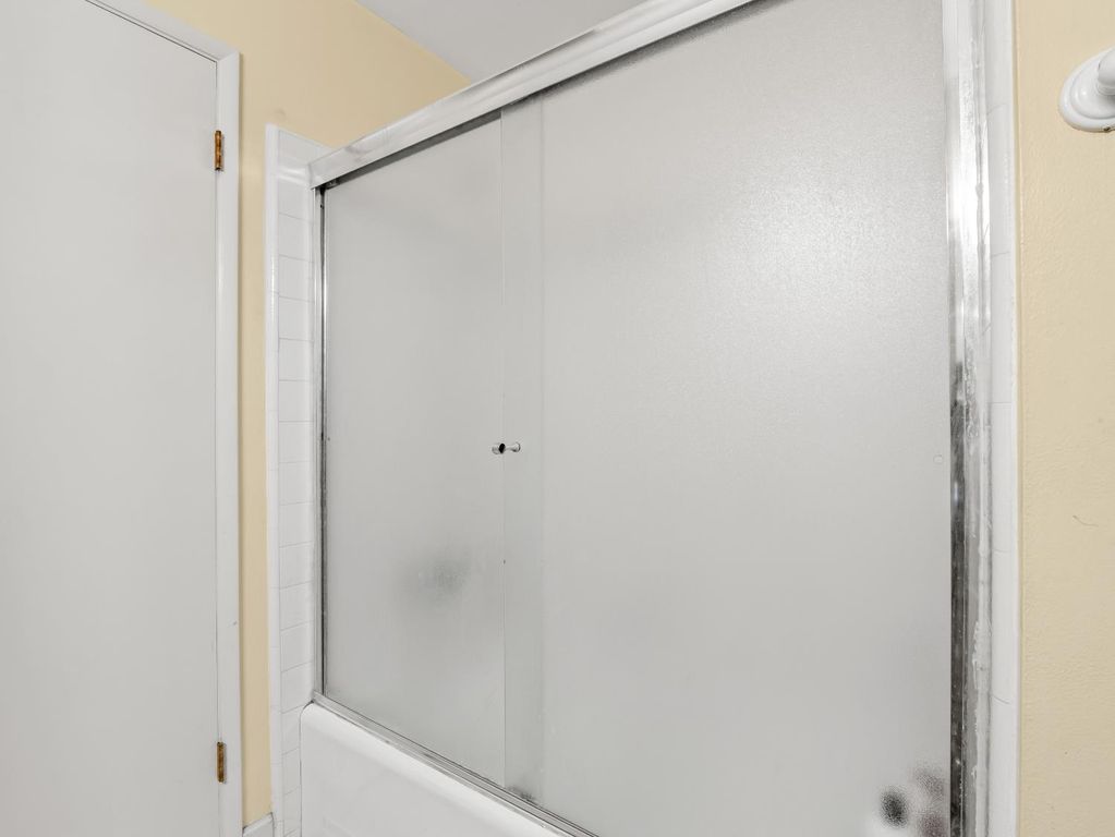 Image 24 of property listing at 525 E Vartikian Avenue, Fresno, CA 93710