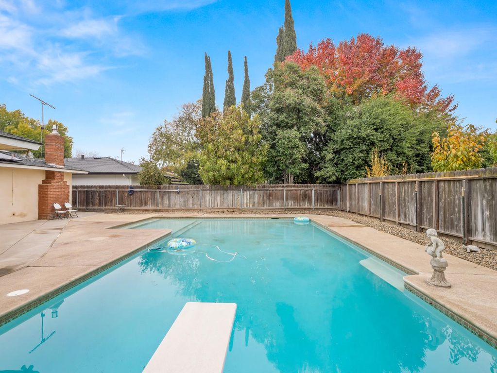 Image 36 of property listing at 525 E Vartikian Avenue, Fresno, CA 93710