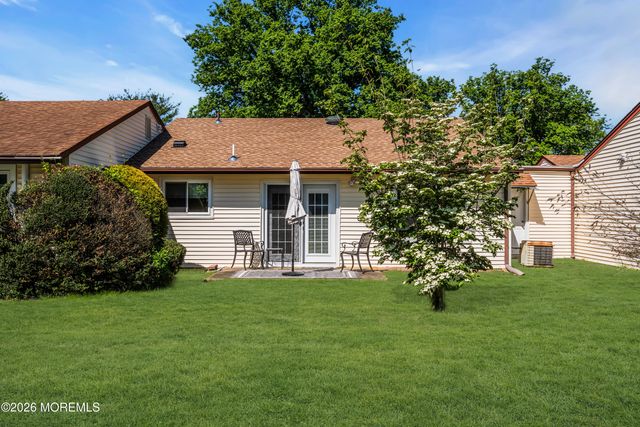 150 Maclura Plz Plaza C, Monroe, NJ 08831