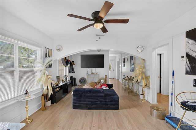 8114 N 11TH STREET, Tampa, FL 33604
