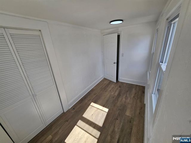 611 New York Avenue, Lyndhurst, NJ 07071