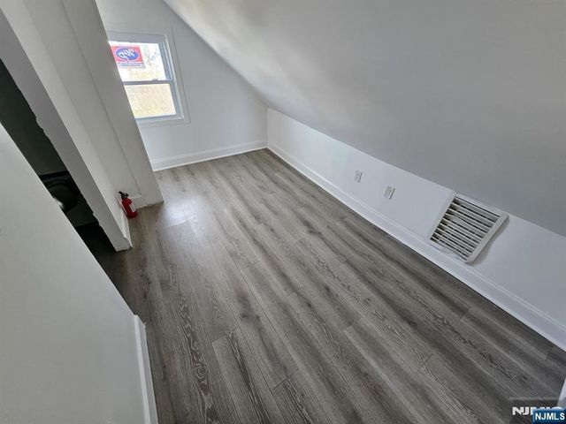 611 New York Avenue, Lyndhurst, NJ 07071