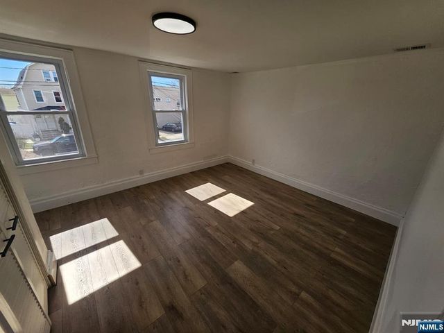 611 New York Avenue, Lyndhurst, NJ 07071