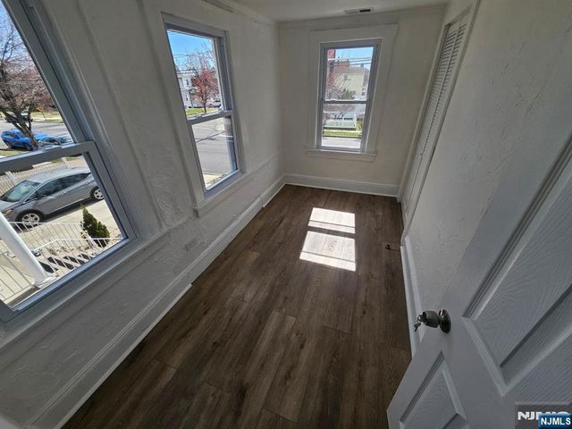 611 New York Avenue, Lyndhurst, NJ 07071