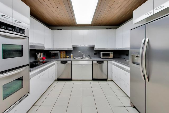 9000 Tripp Avenue, Skokie, IL 60076