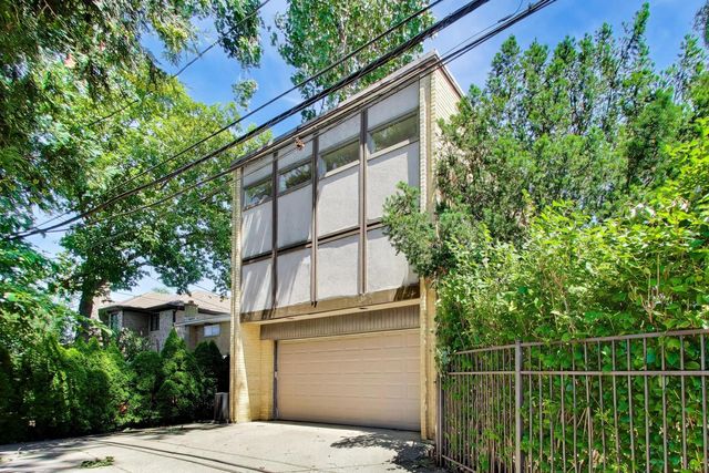9000 Tripp Avenue, Skokie, IL 60076