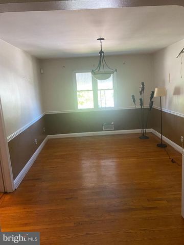 906 MASEFIELD RD, Baltimore, MD 21207
