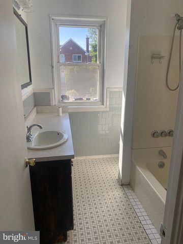 906 MASEFIELD RD, Baltimore, MD 21207