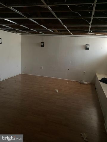 906 MASEFIELD RD, Baltimore, MD 21207