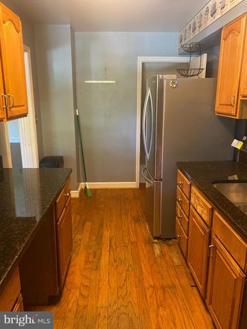 906 MASEFIELD RD, Baltimore, MD 21207
