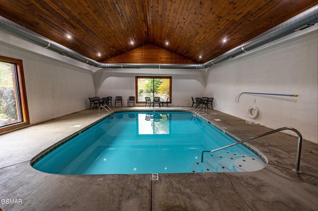 2150 Bear Haven Way, Sevierville, TN 37862