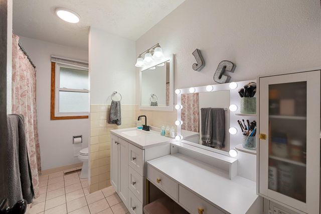 5933 N Moore St, Spokane, WA 99205