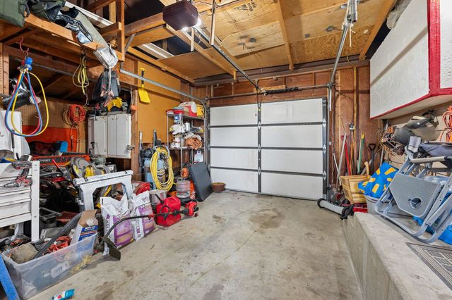 5933 N Moore St, Spokane, WA 99205