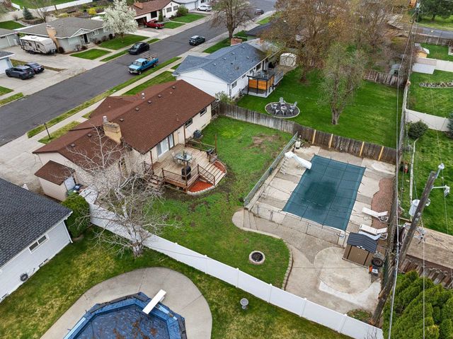 5933 N Moore St, Spokane, WA 99205