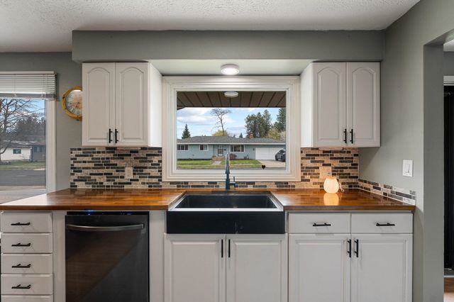 5933 N Moore St, Spokane, WA 99205