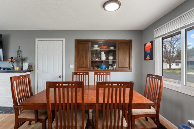 5933 N Moore St, Spokane, WA 99205