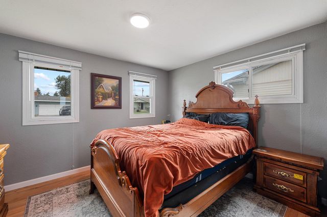 5933 N Moore St, Spokane, WA 99205