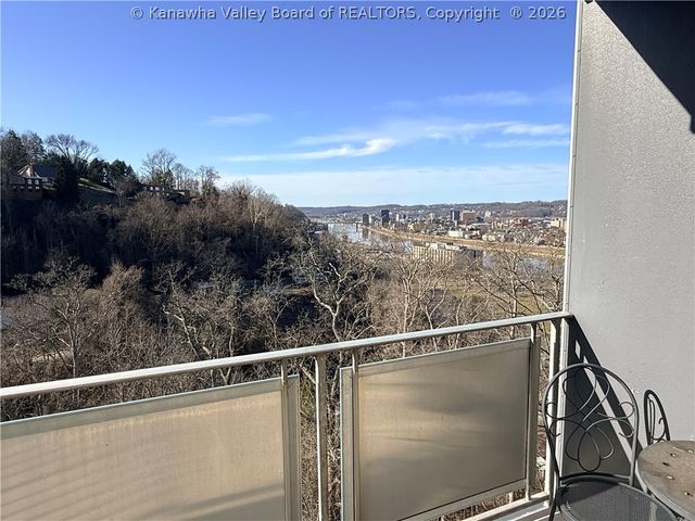 1800 Roundhill Road 907, Charleston, WV 25314