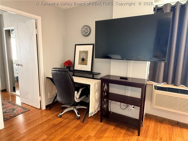 1800 Roundhill Road 907, Charleston, WV 25314