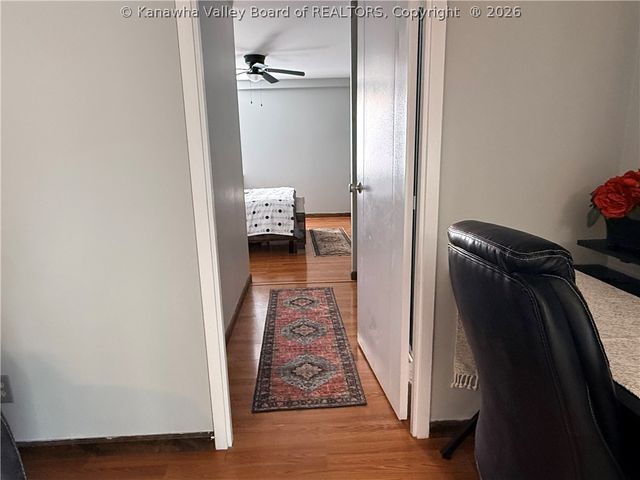 1800 Roundhill Road 907, Charleston, WV 25314