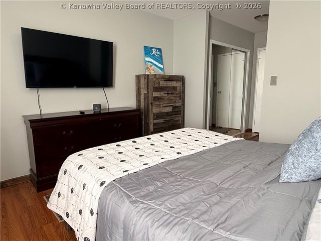 1800 Roundhill Road 907, Charleston, WV 25314