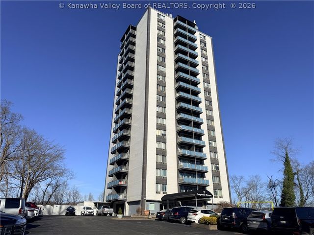 1800 Roundhill Road 907, Charleston, WV 25314