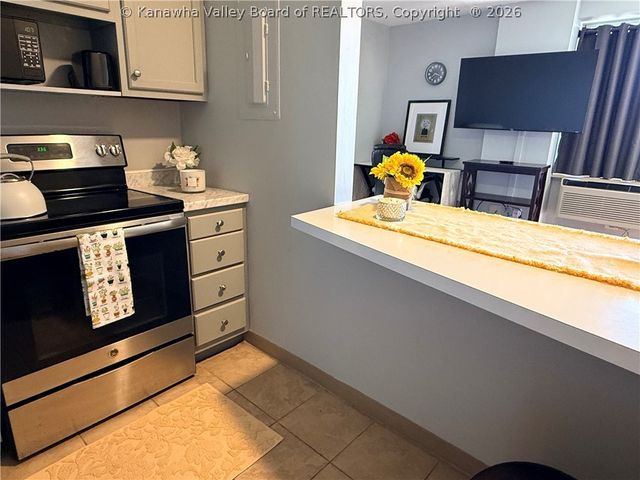 1800 Roundhill Road 907, Charleston, WV 25314