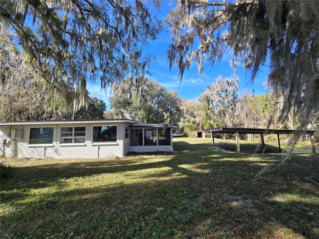 2346 CR 401, Lake Panasoffkee, FL 33538