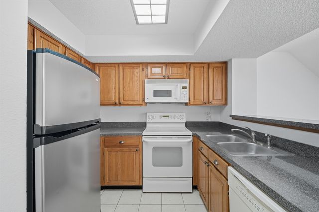 2310 Bamboo Drive J207, Arlington, TX 76006