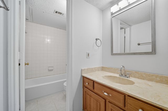 2310 Bamboo Drive J207, Arlington, TX 76006