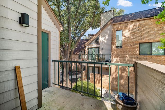 2310 Bamboo Drive J207, Arlington, TX 76006