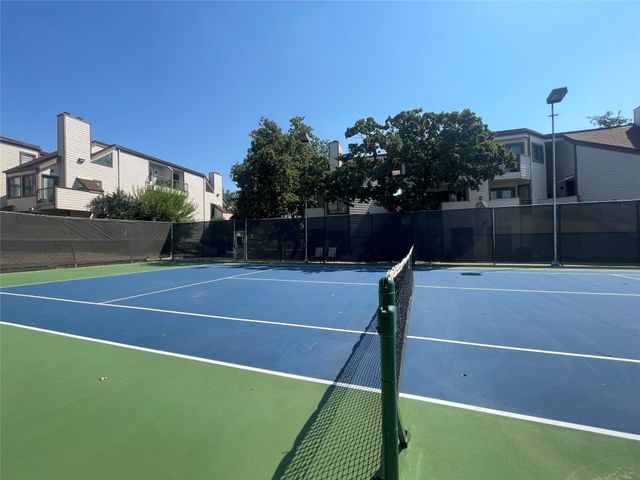 2310 Bamboo Drive J207, Arlington, TX 76006