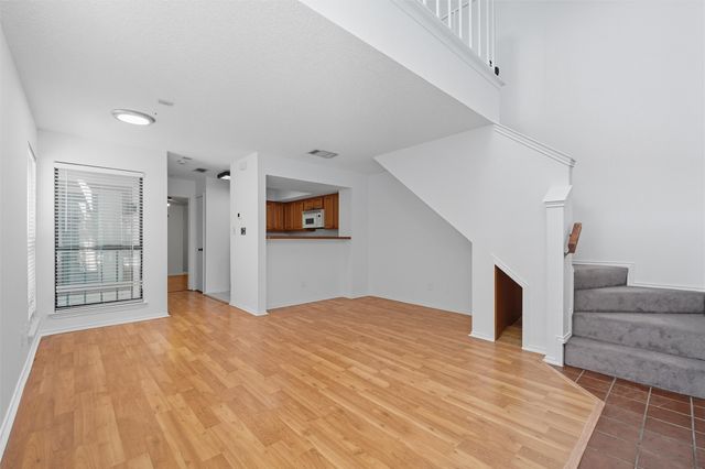 2310 Bamboo Drive J207, Arlington, TX 76006