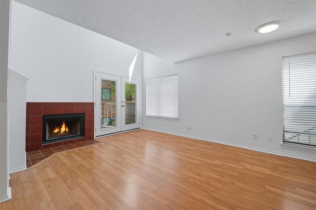 2310 Bamboo Drive J207, Arlington, TX 76006