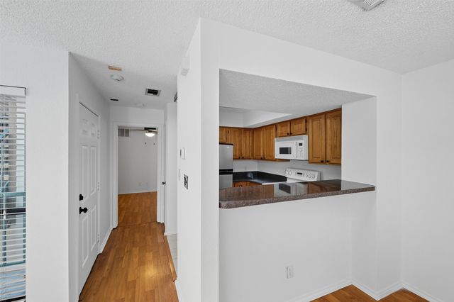 2310 Bamboo Drive J207, Arlington, TX 76006