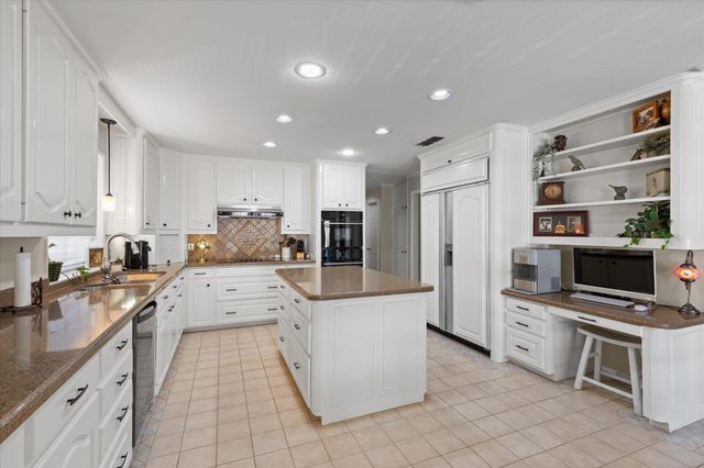 1405 Wisteria Ln, Longview, TX 75604