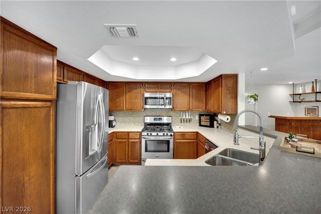 2936 Pleasant Lake Drive, Las Vegas, NV 89117