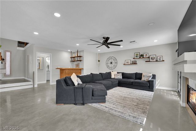 2936 Pleasant Lake Drive, Las Vegas, NV 89117
