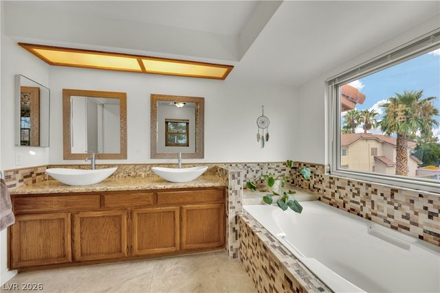 2936 Pleasant Lake Drive, Las Vegas, NV 89117