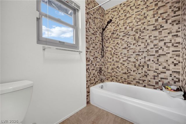 2936 Pleasant Lake Drive, Las Vegas, NV 89117