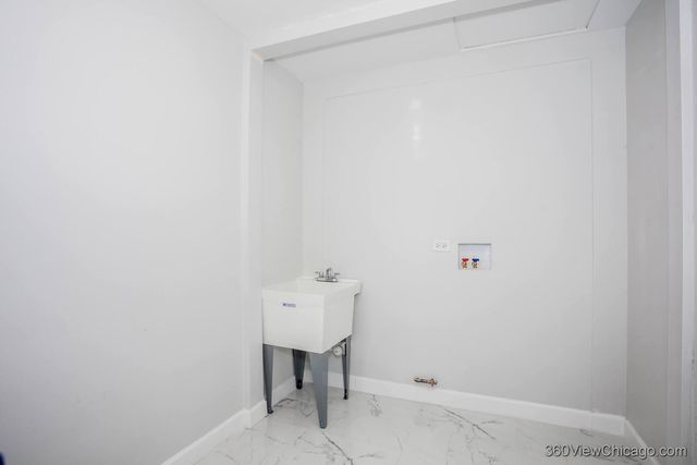 8651 44th Street, Lyons, IL 60534