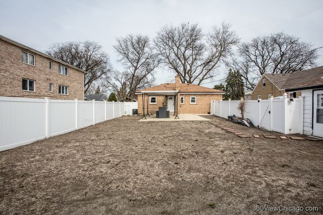 8651 44th Street, Lyons, IL 60534